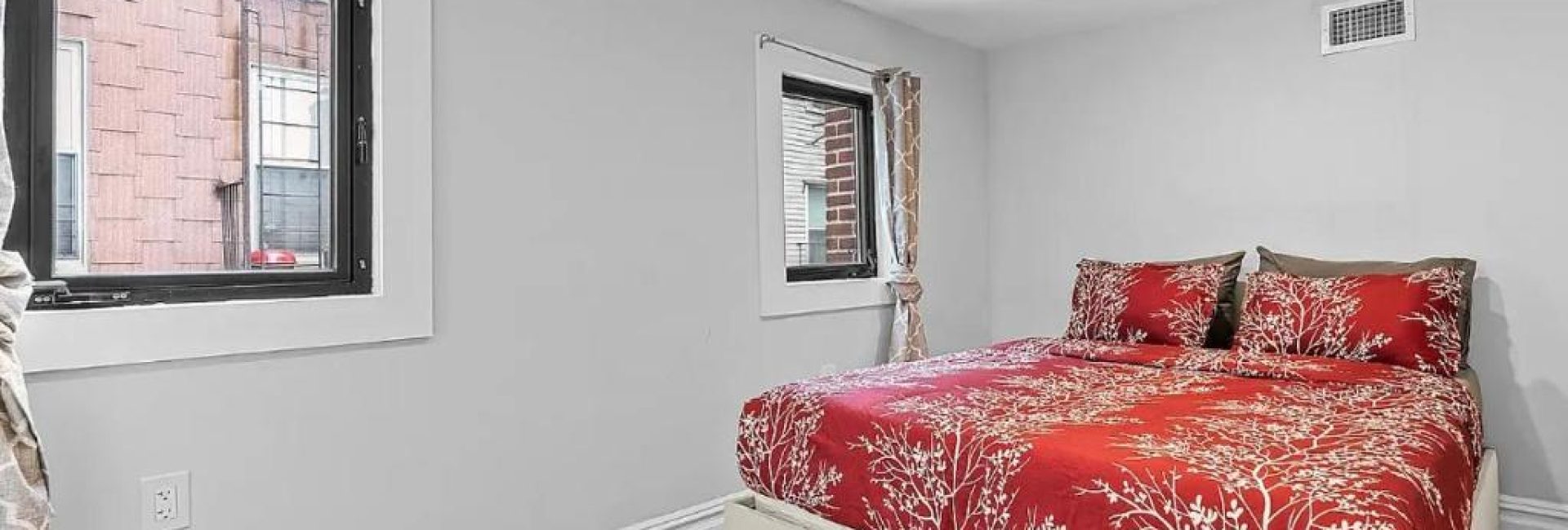 PRIVATE HOT TUB-Private Gated Sailor Moon House in Williamsburg w GYM