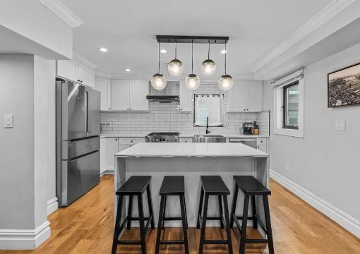 PRIVATE HOT TUB-Private Gated Sailor Moon House in Williamsburg w GYM