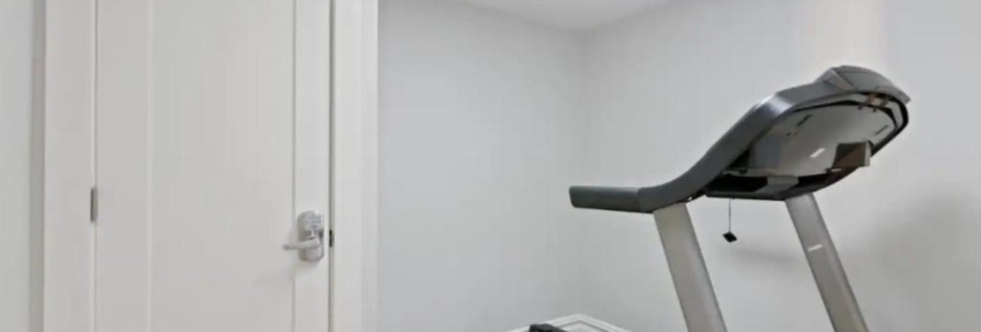 PRIVATE HOT TUB-Private Gated Sailor Moon House in Williamsburg w GYM