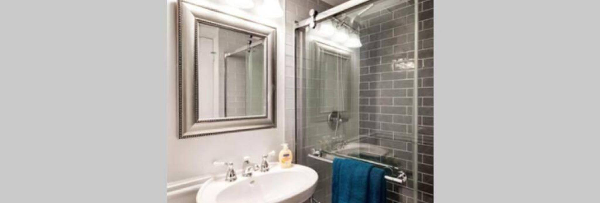 PRIVATE HOT TUB – The Art Suite – Capital HILL DC