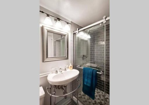 PRIVATE HOT TUB – The Art Suite – Capital HILL DC