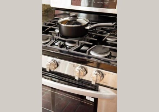 PRIVATE HOT TUB – The Art Suite – Capital HILL DC
