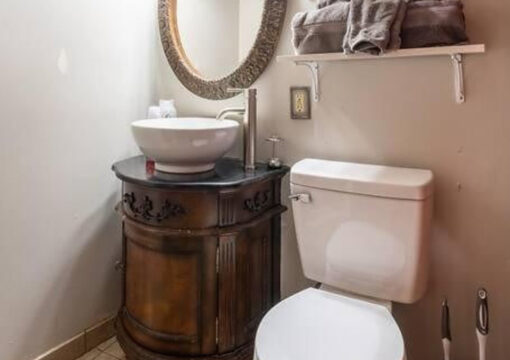 The Quaint Sunflower – Queen Village